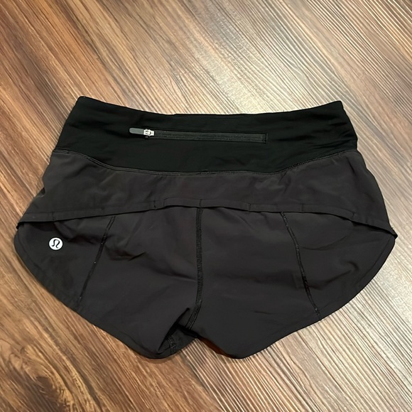 Lululemon black shorts size 0 - Picture 1 of 3